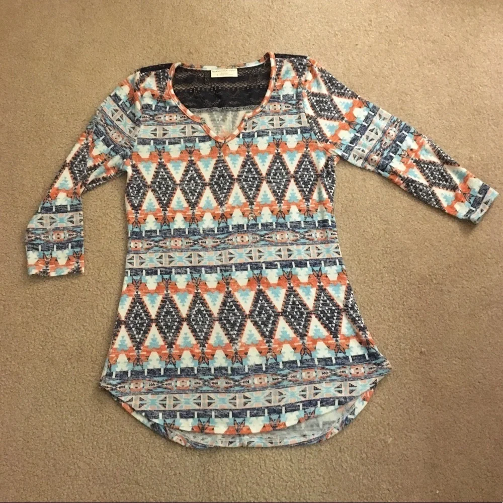 NWOT Bobbie Brooks tribal print 3/4 sleeve top